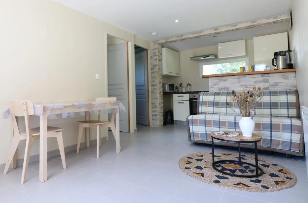 A La Croisee Des Chemins Martel Holiday home